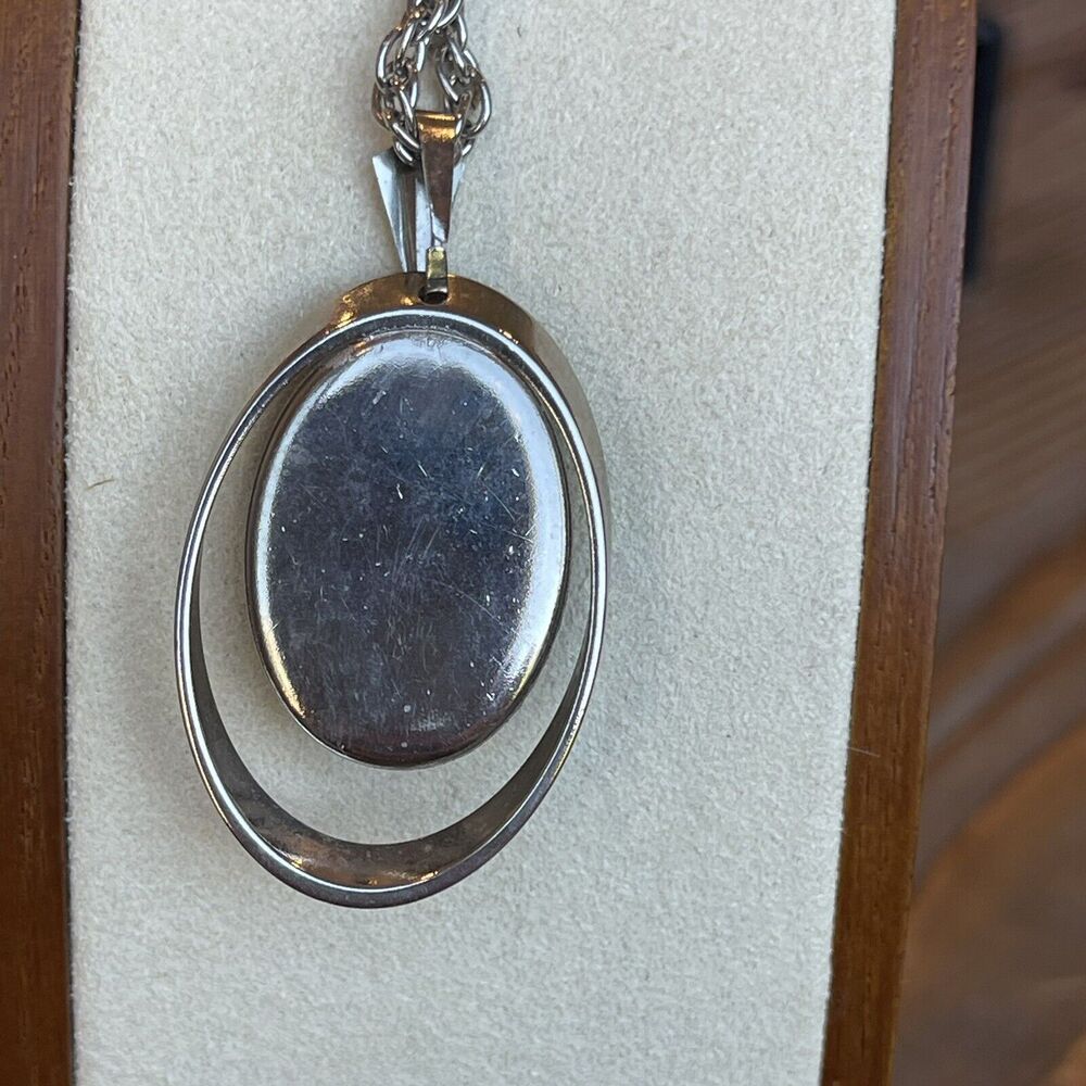 Vtg Iridescent Frosted Glass Cameo Pendant Necklace Silver Tone 24” Rope Chain - Picture 4 of 7